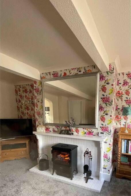 Cute And Cosy 2 Bed Cottage Honley ภายนอก รูปภาพ